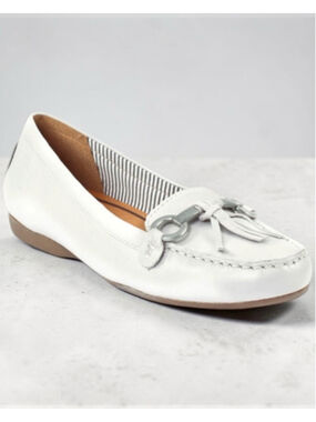 Tamaris White Leather Tassel Loafers, 41/9.5-10 Comfort Moccasins
